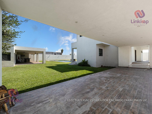 Quinta - Casa Con Alberca Y Papala En Venta Portal De Zuazua En Zona Portal Del Norte