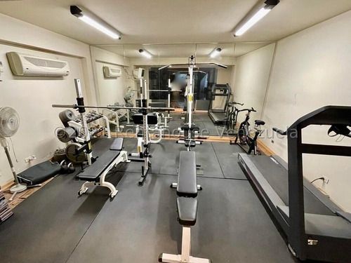 Hermosa Casa De Arquitectura Y Acabados De Lujos ,en Venta Ubicada En Los Chorros 24-4385