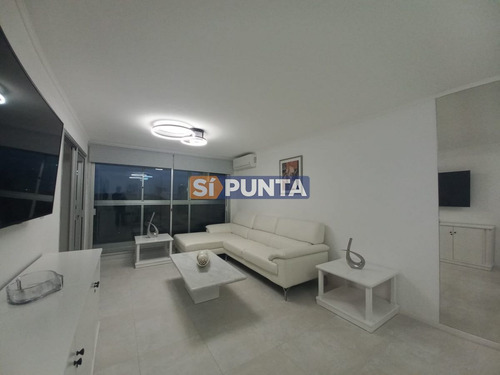 Imagen 2 de 27 de Vende Apartamento De 2 Dormitorios Y Medio En Chiverta, Reciclado Completo. Punta Del Este