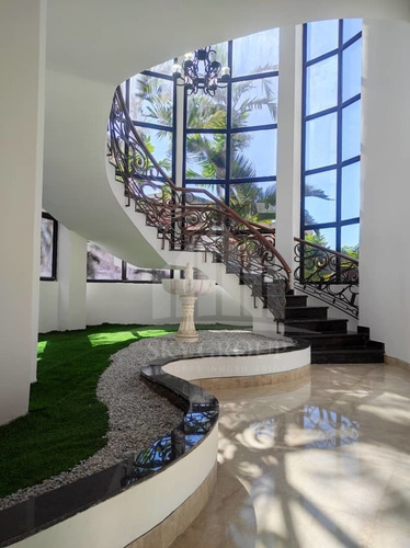 Imagen 12 de 15 de Yohandys Vende Casa En Guataparo Country Club
