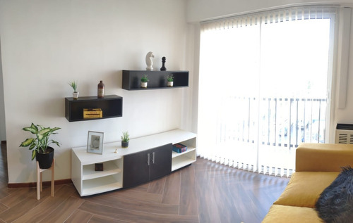 Imagen 11 de 16 de Excelente Departamenbto De 2 Ambientes En Esquina, Todo A Nuevo Y Todo A La Calle C/ Balcón Saliente, Pleno Centro, 40 M2