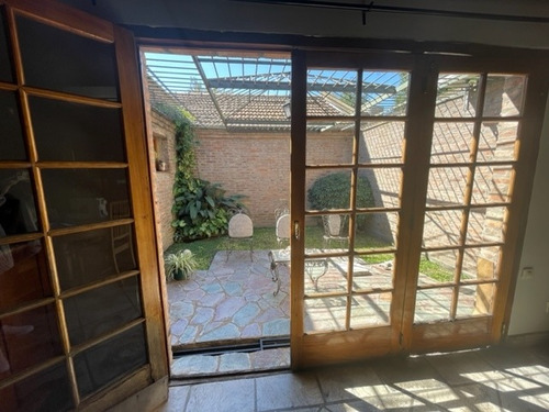 Imagen 6 de 9 de Venta - Hermosa Casa Con Pileta En Adrogue