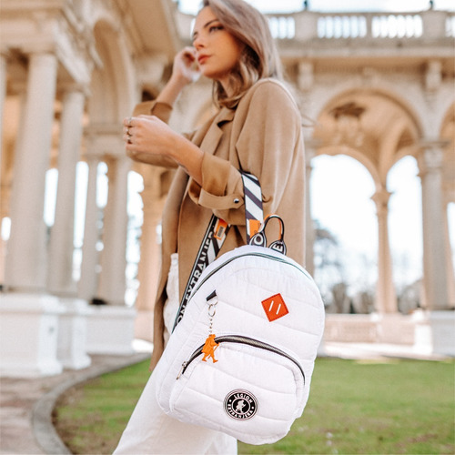 Imagen 4 de 5 de Mochila Alison Pop Blanco