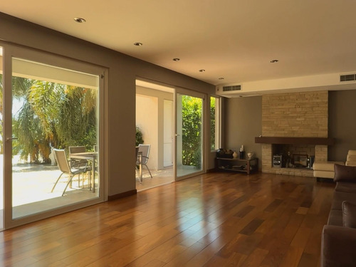 Casa En Venta En El Barrio Santa Barbara | Bancalari | Tigre