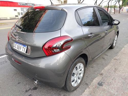 Peugeot 208 2017 1.6 Active