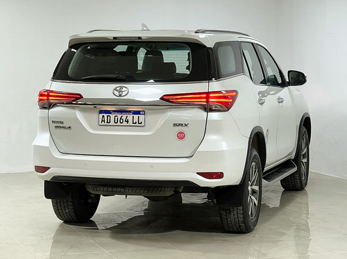 Toyota Hilux SW4 2.8 Srx 177cv 4x4 7as At