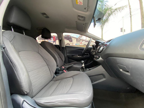 Imagen 8 de 9 de Kia Rio Spice 1.250 2015