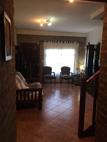 Venta Duplex 3 Ambientes Castelar Patio Y Cochera