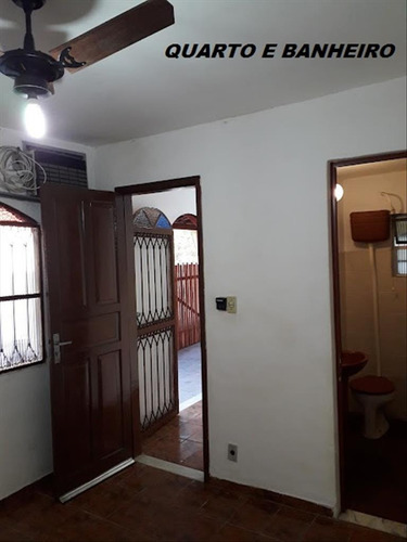 Oportunidade Imperdível! Vendo Casa Em Araruama São Vicente Na Região Dos Lagos-rj 1 Quarto-suíte Garagem Coberta(1 Vaga) E Descoberta(3 Vagas) Quintal Grande Com Frutíferas Varandão Em L