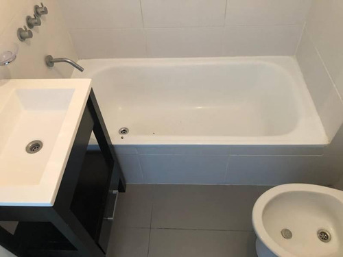 Imagen 8 de 16 de Departamento 2 Ambientes En Venta - Con Balcon - Castelar Centro - Proximo Estacion - Permuta