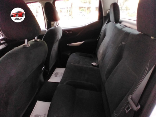 Imagen 11 de 15 de Nissan Np-300 2017