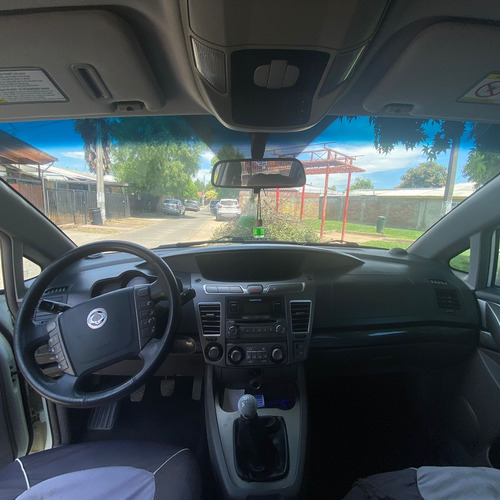 SsangYong Stavic Mt 4x2