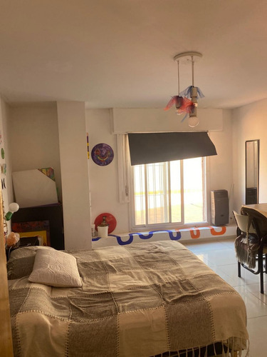 Departamento Céntrico De Amplias Dimensiones,con Cochera, Baulera Y Terraza Exclusiva