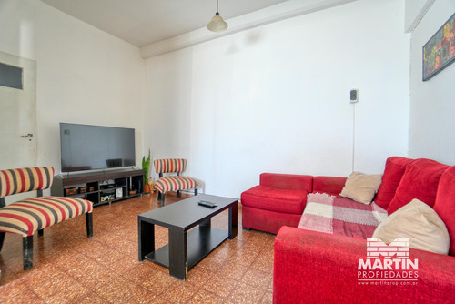 Venta En Block 2 Locales Y 1 Vivienda. Excelente Zona Comercial.