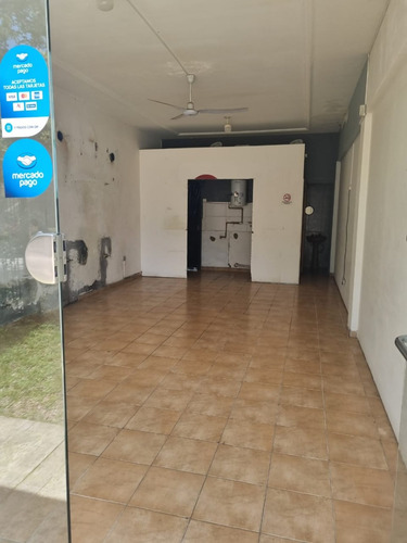 Local Comercial En Barrio Santa Rita