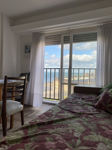 Imagen 4 de 17 de 2 Ambientes A La Calle Con Vista Al Mar Y Plaza Colón
