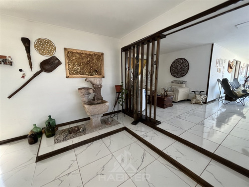 Casa En Venta De 5 Dorm. Con Parcela En Yerbas Buenas