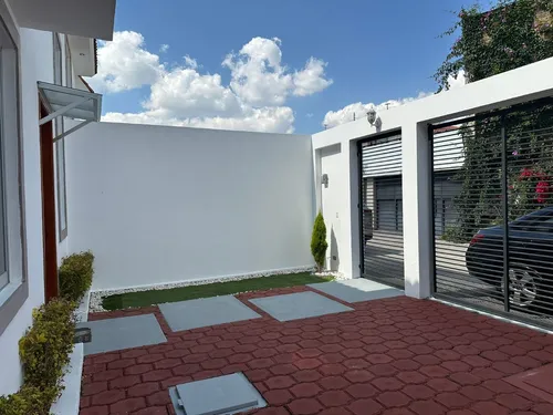 Bonita Casa En Venta, En Paseo De La Asunción, En La Zona Dorada De Metepec, Suuuuper Ubicación, Frente A Fracc. Portofino, 5 Min De Av. Tecnológico