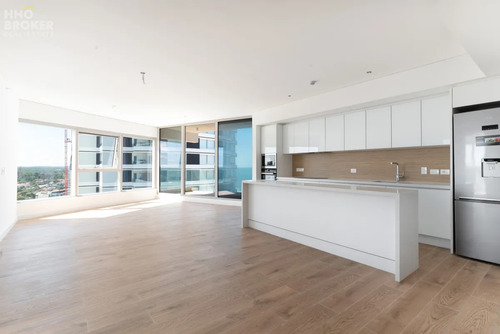 Apartamento De 2 Dormitorios En Trump Tower, Playa Brava, Punta Del Este.