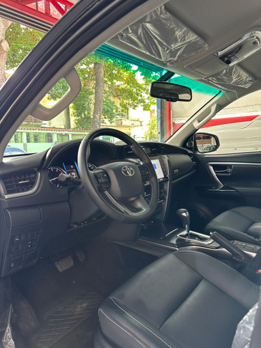 Toyota Fortuner Legender