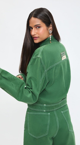 Imagem 3 de 9 de Jaqueta Cropped Em Sarja Com Bolsos E Gola Padre Zinco