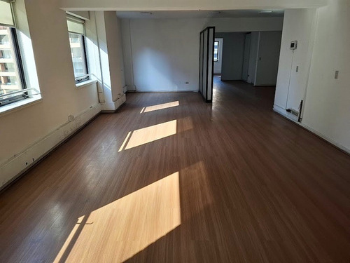 Vendo Excelente Oficina En Sector El Golf, Las Condes