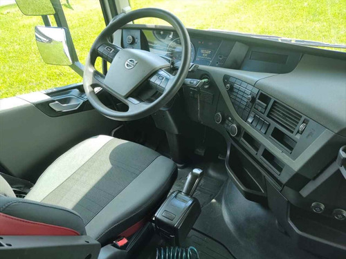 Imagem 4 de 9 de Caminhao Volvo Volvo Fh 540
