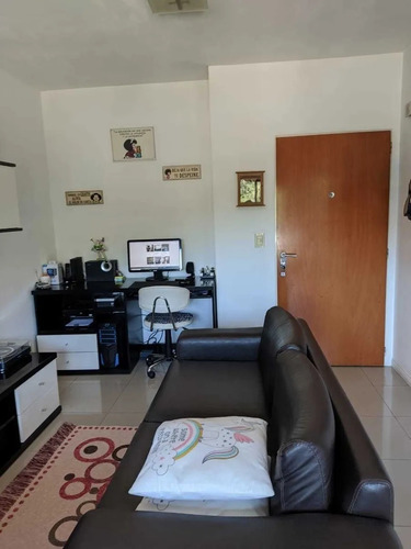 Imagen 4 de 14 de Depto 2 Amb C/frente C/balcon Hermoso