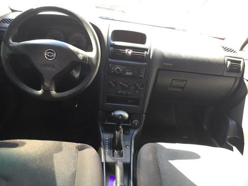 Astra Hatch Advantage Automático Completo 4 Portas