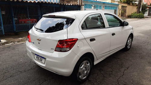 Imagem 3 de 12 de Chevrolet Onix 1.0 Joy Spe/4 Flex Manual