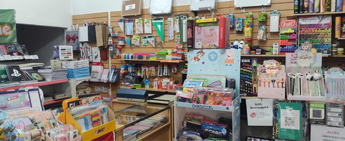 Vendo Hermoso Fondo De Comercio Librería! 25 Años En La Zona