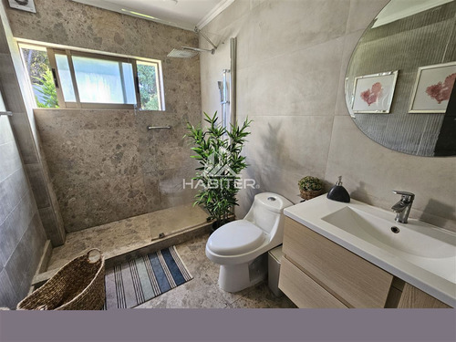 Casa En Venta De 4 Dorm. En Talca