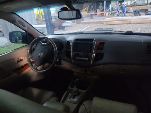 Toyota Fortuner Modelo 2011 Dorado