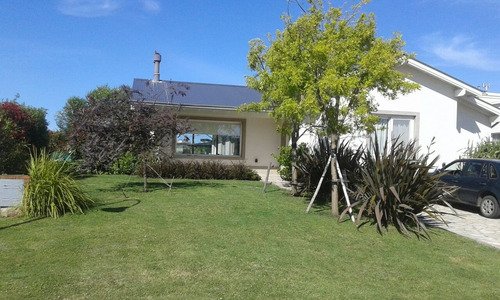 Espectacular Propiedad En Barrio Privado En Alquiler
