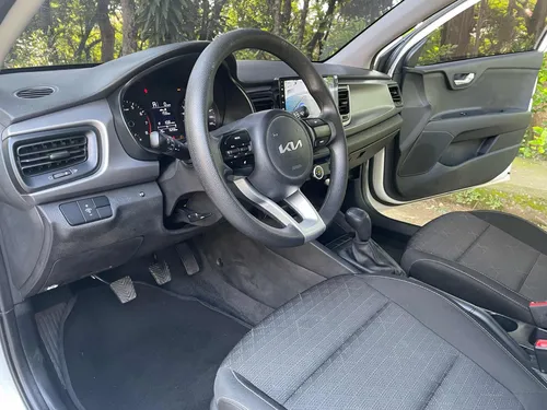 Kia Rio Vibrant 1.4 Mt