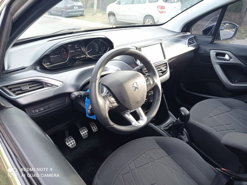 Vendo O Permuto Peugeot 208 Feline 2014, Muy Cuidado.