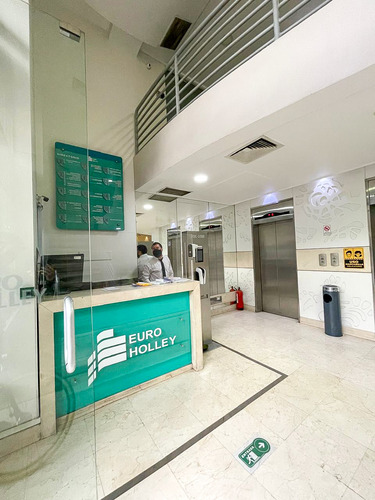 Increíble Oficina A Pasos De Metro Los Leones, 40 M2 Estaci