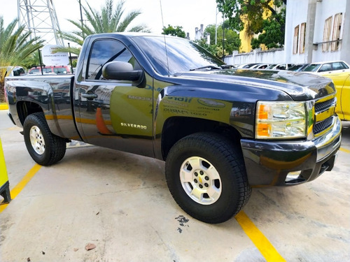 Imagen 4 de 11 de Chevrolet Silverado Lt