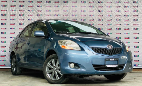 Imagen 2 de 15 de Toyota Yaris Sedán Premium Automático 2015