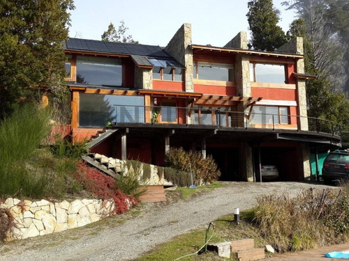 Imagen 2 de 30 de Venta Casa De 300 M2 Con Increíble Vista Al Lago, Villa La Angostura