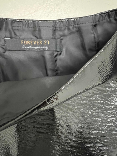 Forever 21 Pollera Mini Cuero Vinyl Símil Cuero Brillosa
