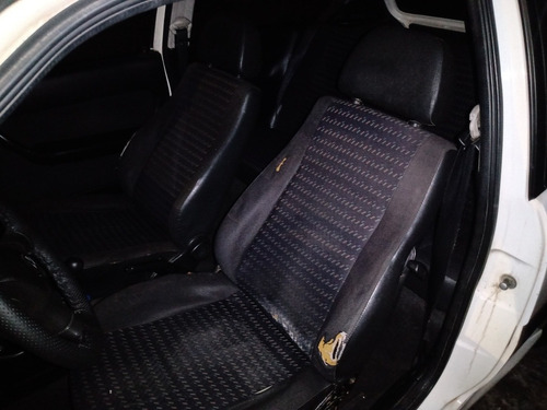 Imagem 10 de 15 de Volkswagen Gol 1.0 At 8 Válvulas