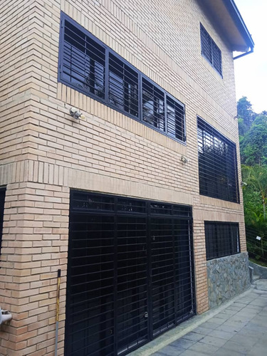 Vende Casa En Monteclaro Incluye Acción Del Club