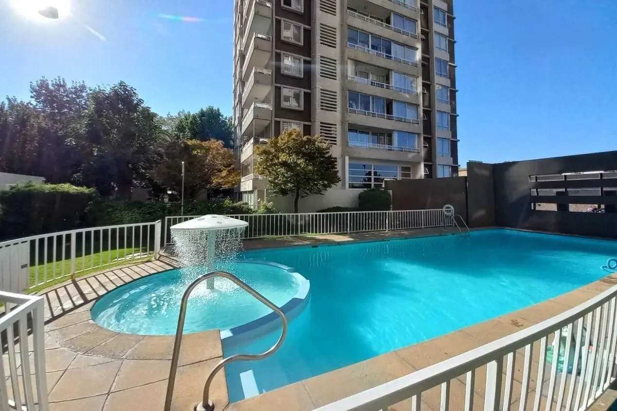 Imagen 1 de 24 de Amplio Departamento En Macul! (127000)