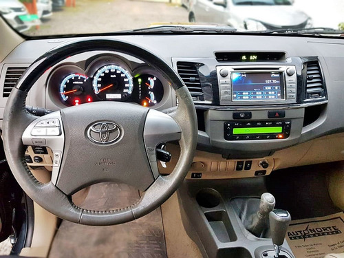 Toyota Sw4 Srv 3.0tdi 4x4 At / 7 As