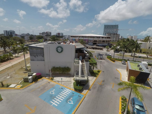 En Venta Local Comercial Con Excelente Ubicación En El Centro De Cancún C3139