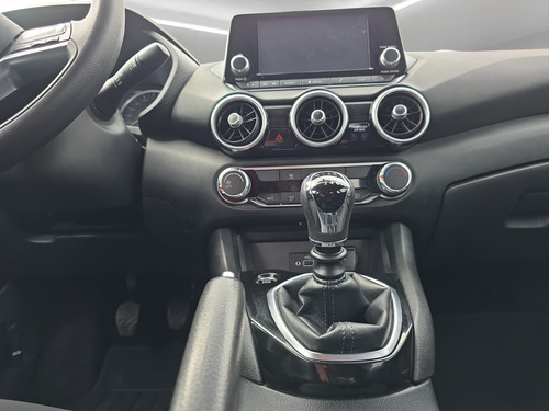 Nissan Sentra 2023