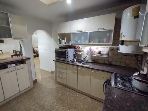 Calle 78 E/ 2 Bis Y 3. Vendo Casa Desarrollada En Dos Plantas S/ Lote 10 X 31 Mts.