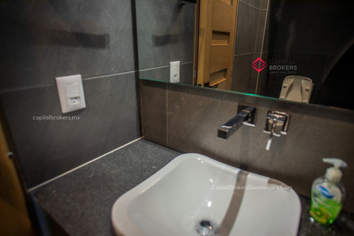 Casa Nueva De Lujo En Venta Chapalita Una Planta, En Esquina.