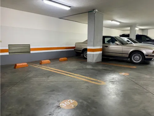 Chico Reservado, Apto Duplex Con Excelentes Acabados